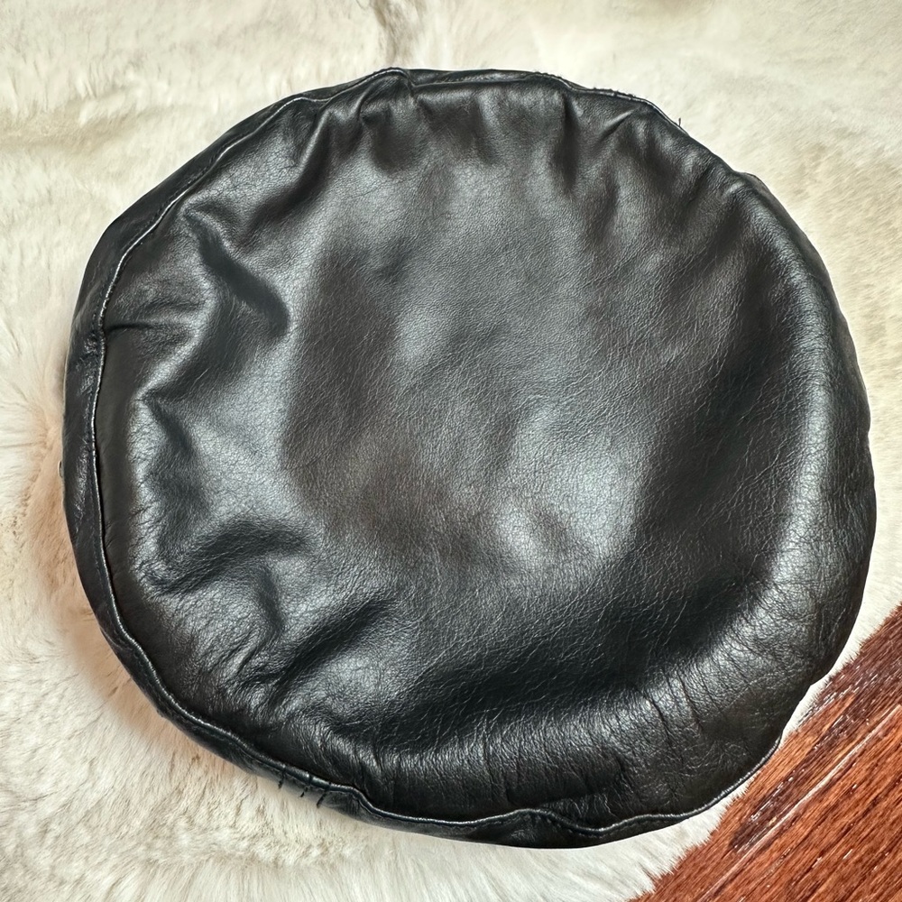 Harley-Davidson Black Womens Leather Cap
( broken brim interior) - Picture 9 of 16